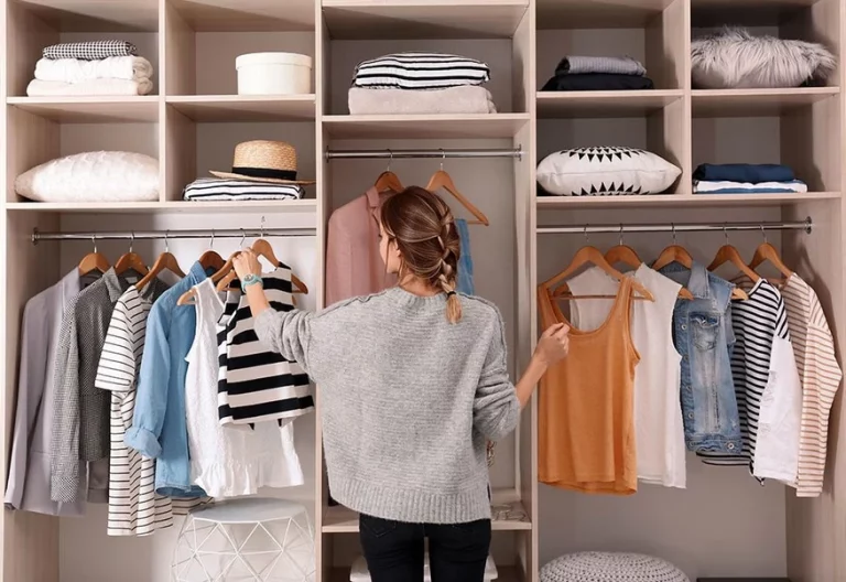 wardrobe-clothing-outfits